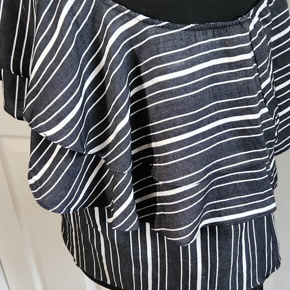 Scripted Women's Gray & White Striped One Shoulder Layered Ruffle Top Size SM US - Picture 3 of 9